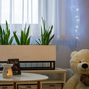 Kwietnik metalowy – biało-czarny – loft 71,5×21,5×30