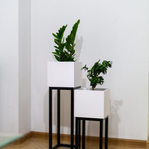 Kwietnik metalowy – biało-czarny – loft 21,5×21,5×60