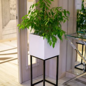Kwietnik metalowy – biało-czarny – loft 26,5×26,5×70
