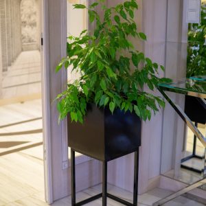 Kwietnik metalowy – czarny – loft 26,5×26,5×60